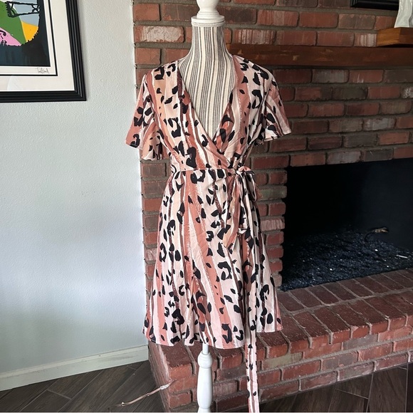Anthropologie Hutch Blaise Leopard Print Wrap Dress Sz S PETITE - Picture 3 of 9